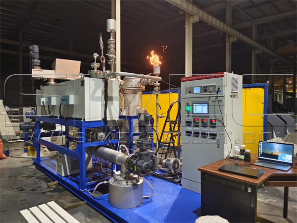 Pyrolysis Laboratory Apparatus with Biogas Flame